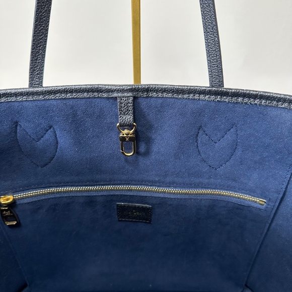 Louis Vuitton Neverfull MM - Picture 11 of 17